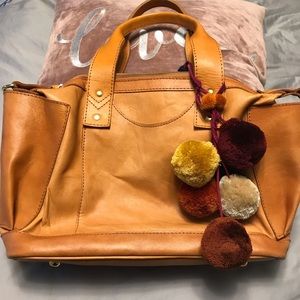 Intrinsic flair zippy- tan